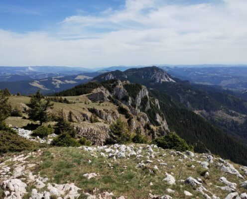 Munții Hășmaș: Lacul Roșu-Vârful Hășmașu Mare- Vârful Ecem-Poiana Tarcău-Galkut