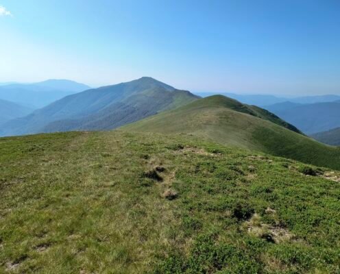 Munții Godeanu: Tucilă Mare-Oslea Românească-Sat-Cerna